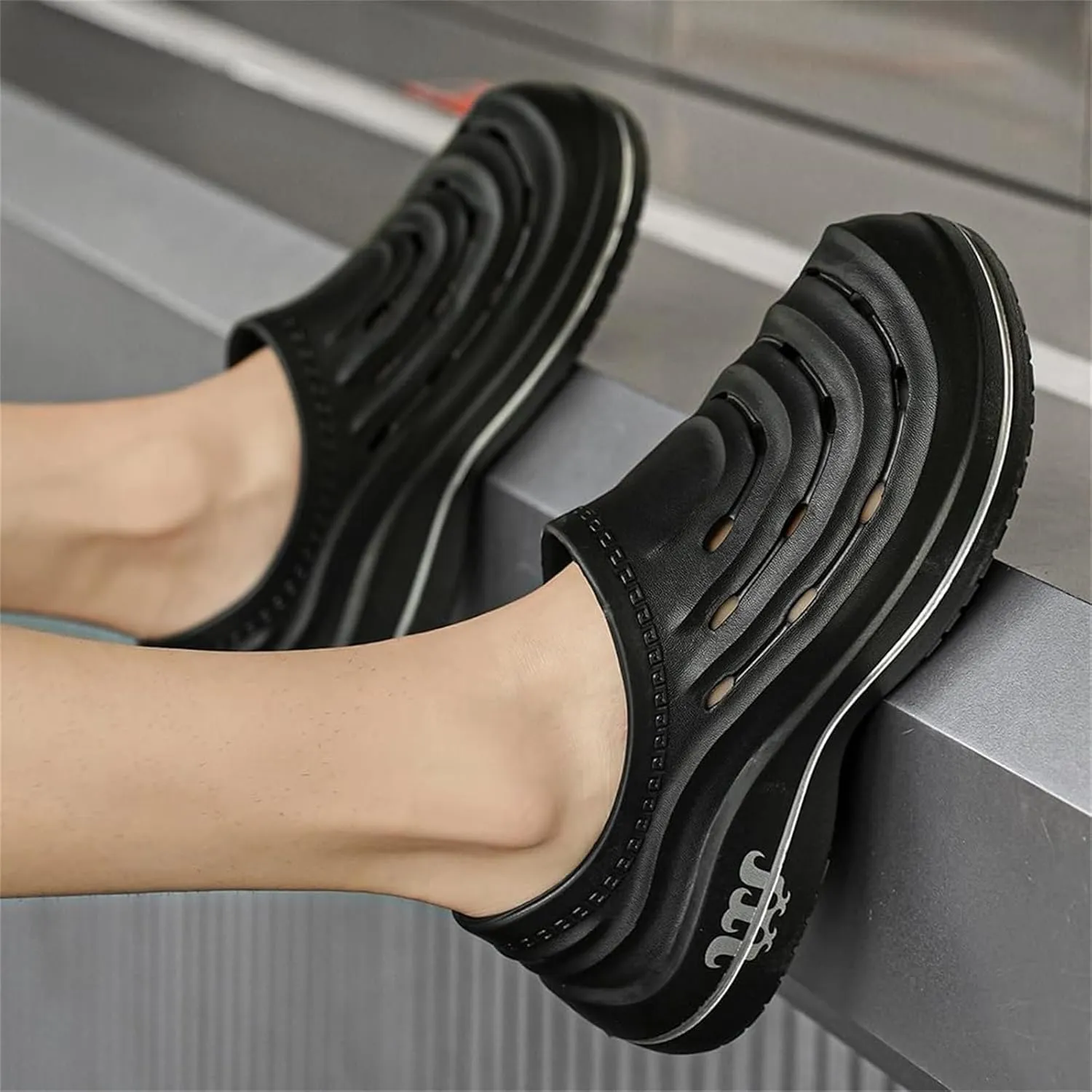 Armadillo Clogs for Men & Women Non Slip Work Shoes Safety Kitchen Chef Shoe Waterproof Wide Width Sneakers Comfortable Garden Shoes Slip-On Outdoor Beach Footwear Arch Support Nursing Slippers