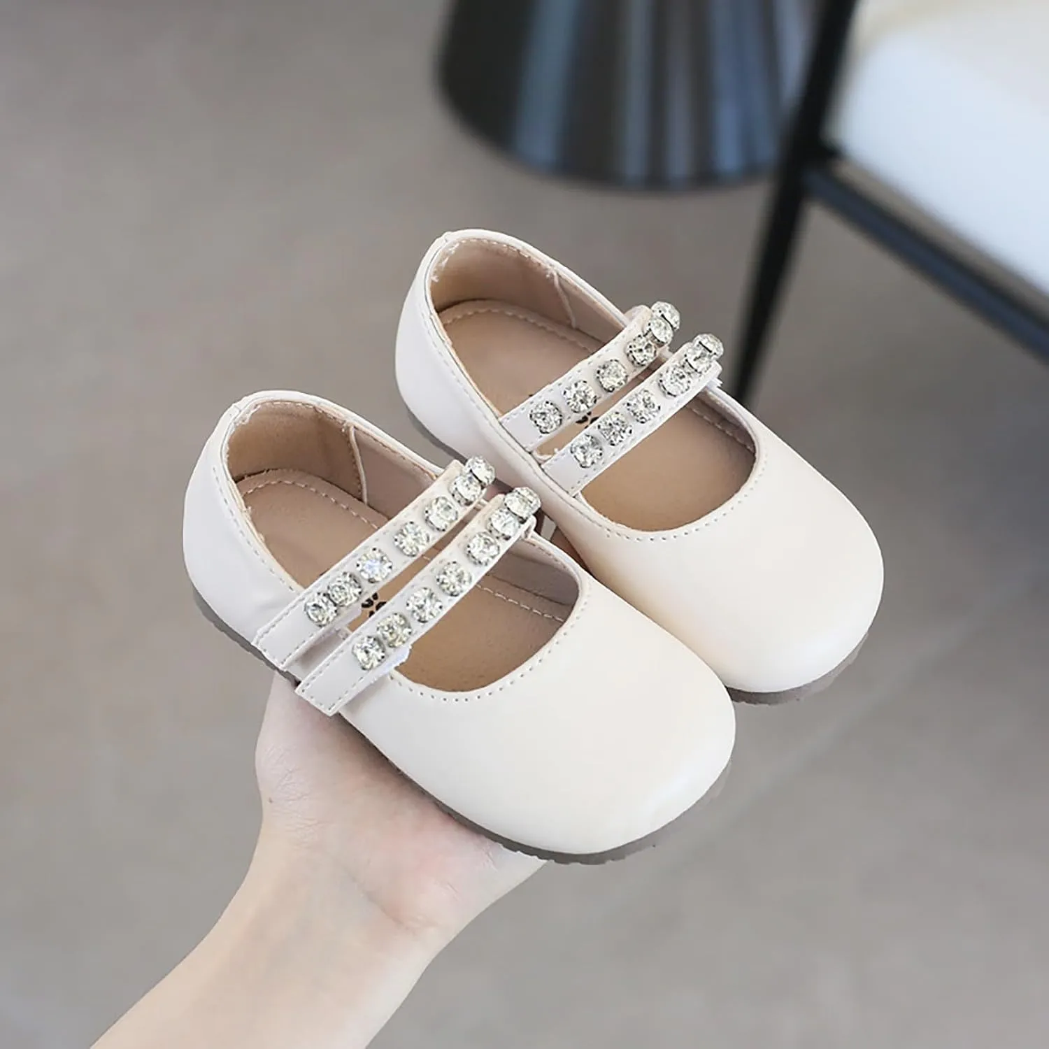 Girls Leather Flat𝐬 Mary Jane Dress Shoes with Pearl Strap Kids Wedding Part𝐲 School 𝗨niform 𝗠occasins Shoes