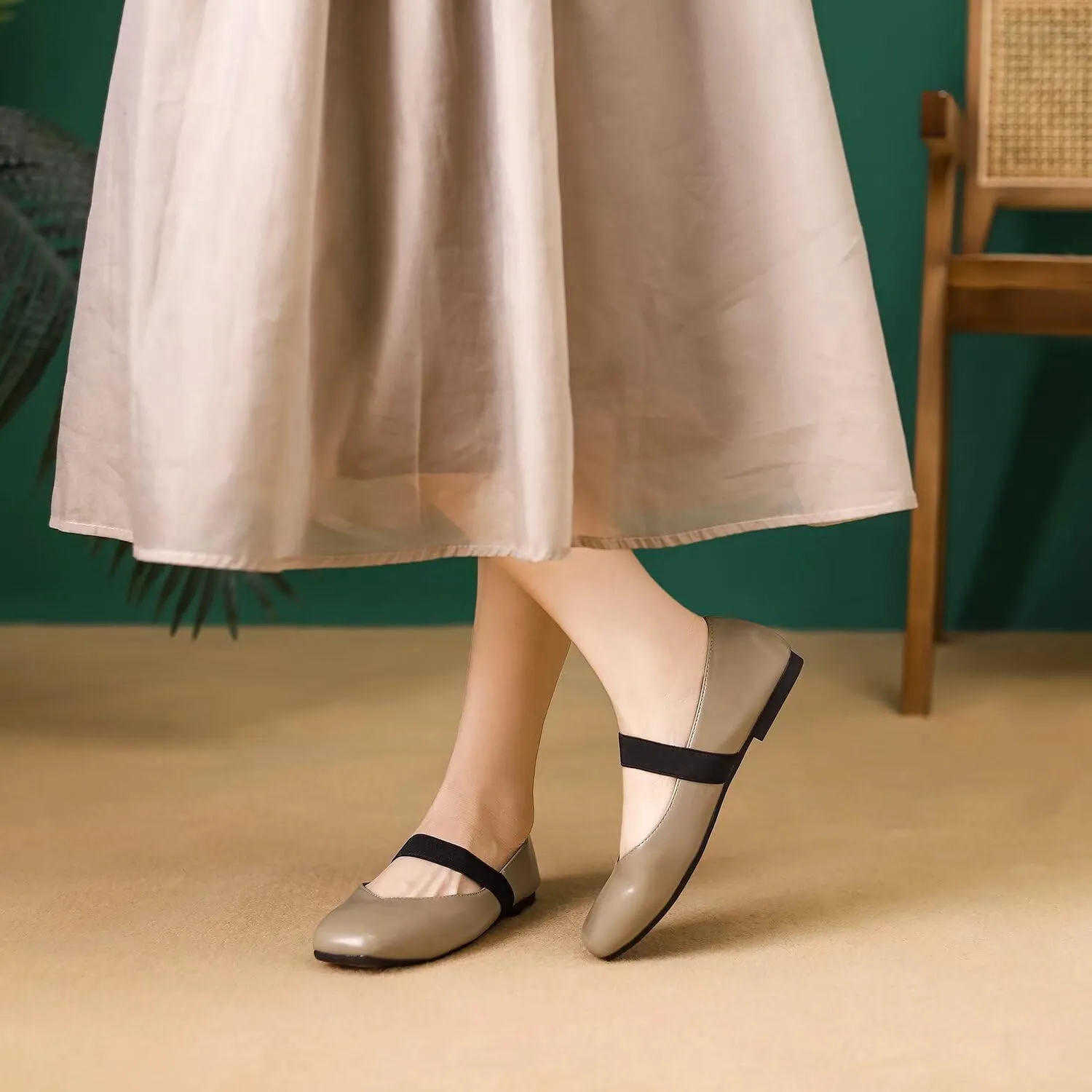 Hee grand Leather Flats for Women Comfortable Square Toe Mary Jane Shoes Elastic Strap Flats Lightweight Walking Shoes