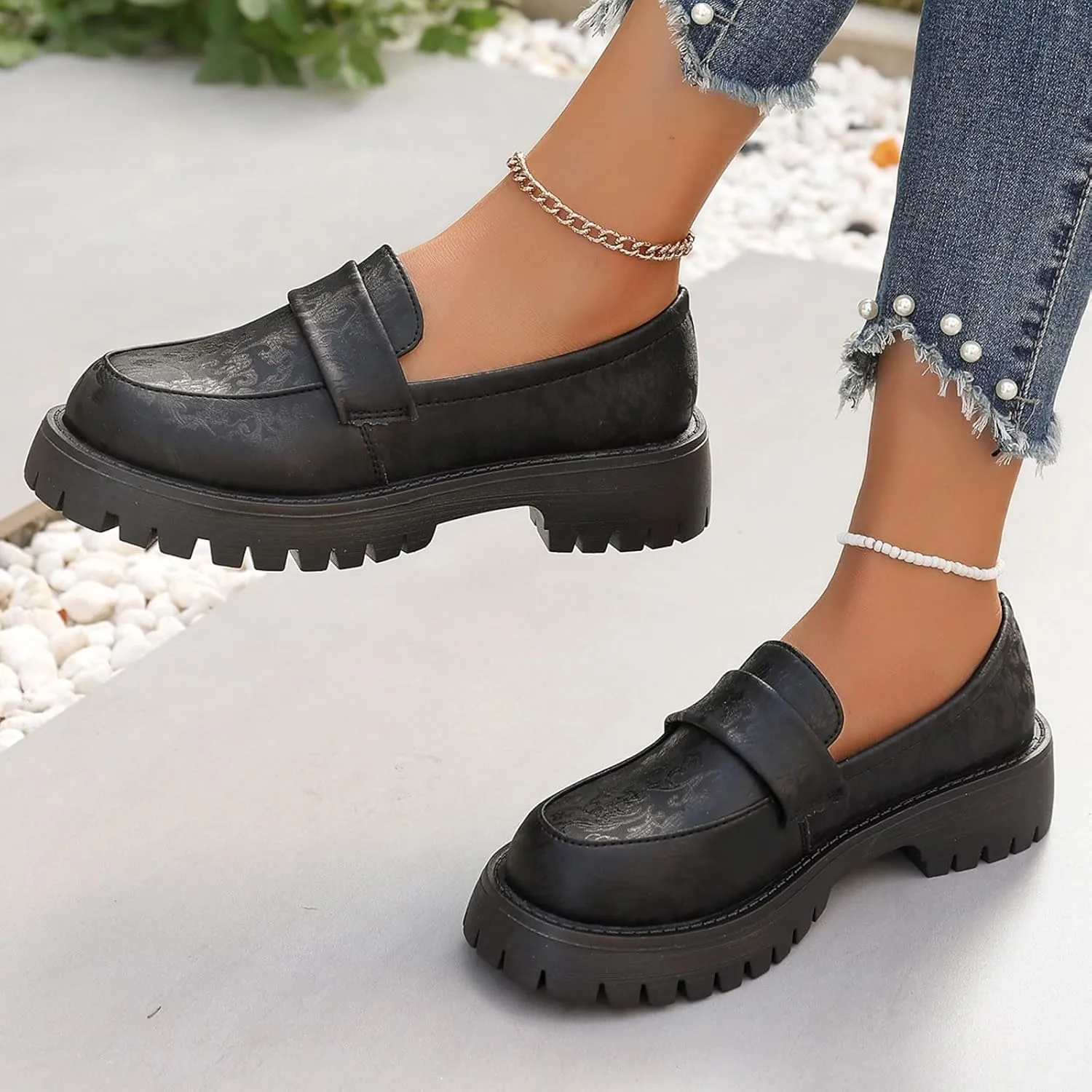 Platform Loafers for Women Hands Free Slip-on Cushioned Footbed Low Top Classic Casual Boat Shoes Ladies Jogging Tennis Sneakers Breathable Comfy Lightweight Walking Shoe for Daily Wear