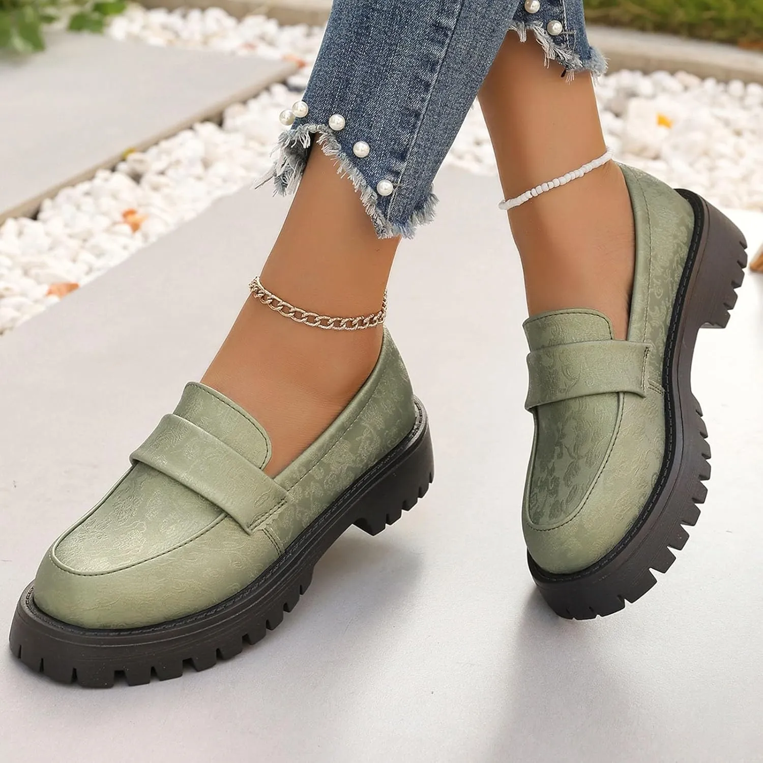 Platform Loafers for Women Hands Free Slip-on Cushioned Footbed Low Top Classic Casual Boat Shoes Ladies Jogging Tennis Sneakers Breathable Comfy Lightweight Walking Shoe for Daily Wear