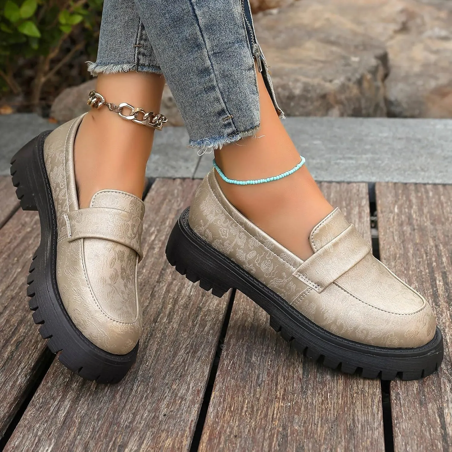 Platform Loafers for Women Hands Free Slip-on Cushioned Footbed Low Top Classic Casual Boat Shoes Ladies Jogging Tennis Sneakers Breathable Comfy Lightweight Walking Shoe for Daily Wear