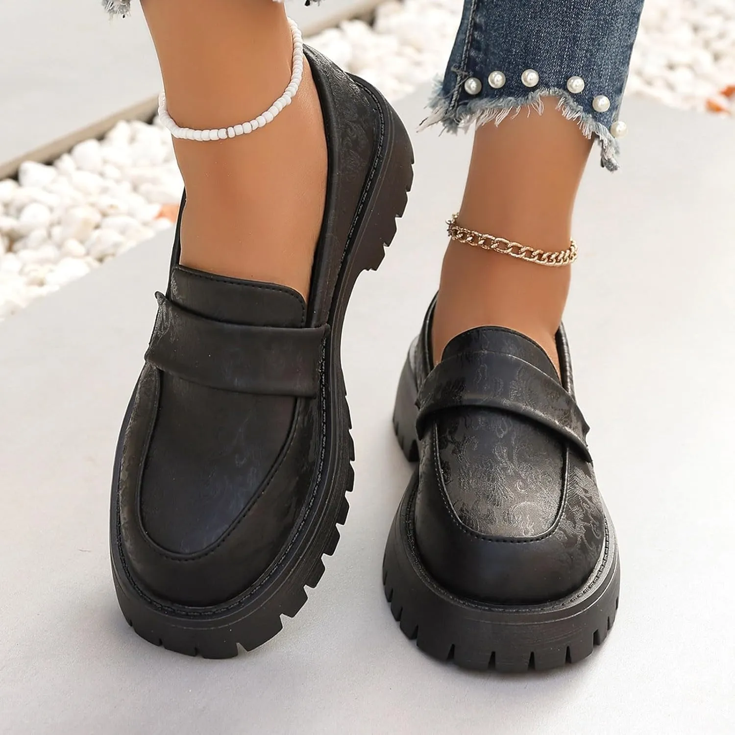 Platform Loafers for Women Hands Free Slip-on Cushioned Footbed Low Top Classic Casual Boat Shoes Ladies Jogging Tennis Sneakers Breathable Comfy Lightweight Walking Shoe for Daily Wear