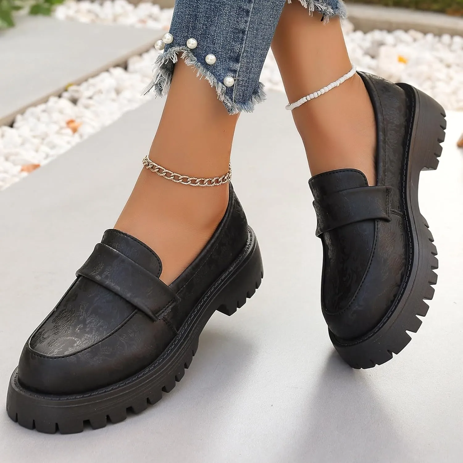 Platform Loafers for Women Hands Free Slip-on Cushioned Footbed Low Top Classic Casual Boat Shoes Ladies Jogging Tennis Sneakers Breathable Comfy Lightweight Walking Shoe for Daily Wear